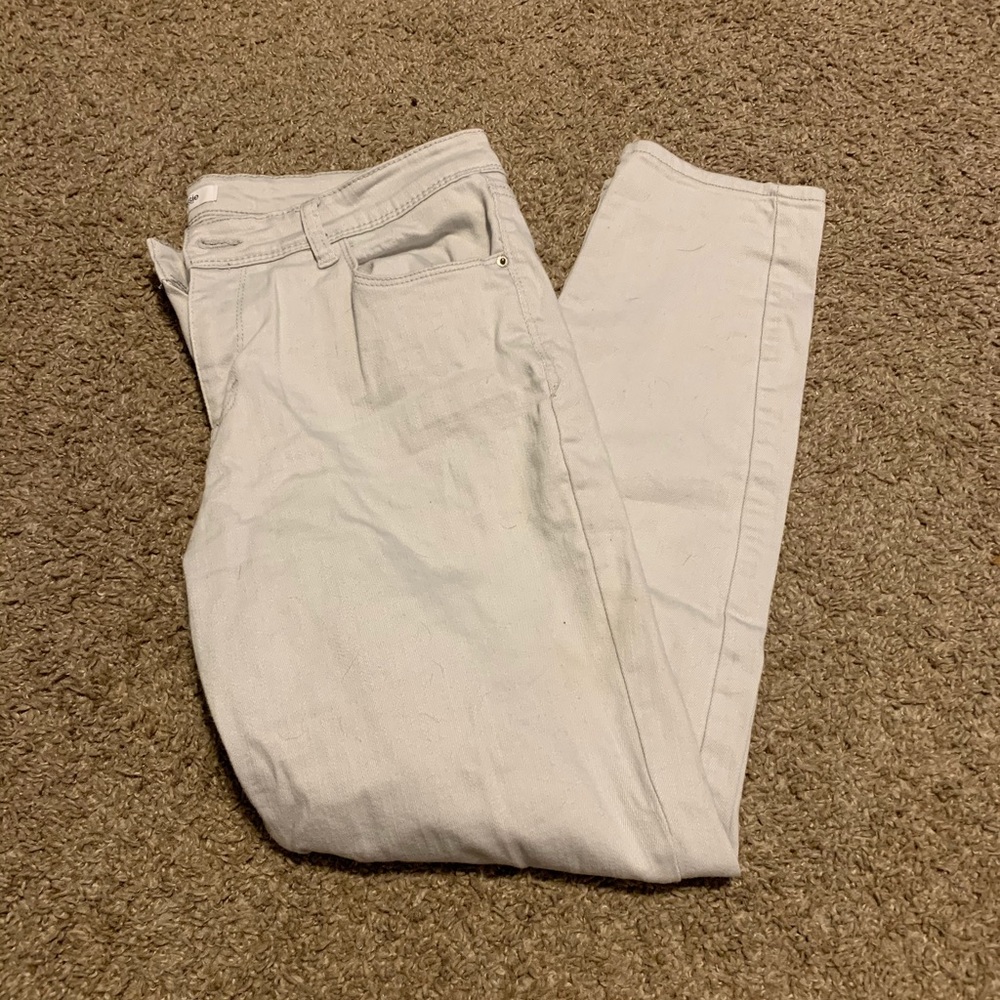 Light gray kensie jeans